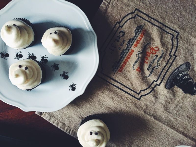 Ghostly Glowing Haunted Cupcakes